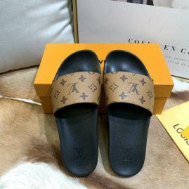 Picture of LV Slippers _SKU402811360701921